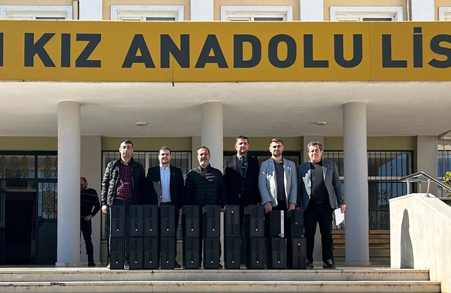 dicle elektrikten egitime teknoloji destegi 0 PPguQzG8