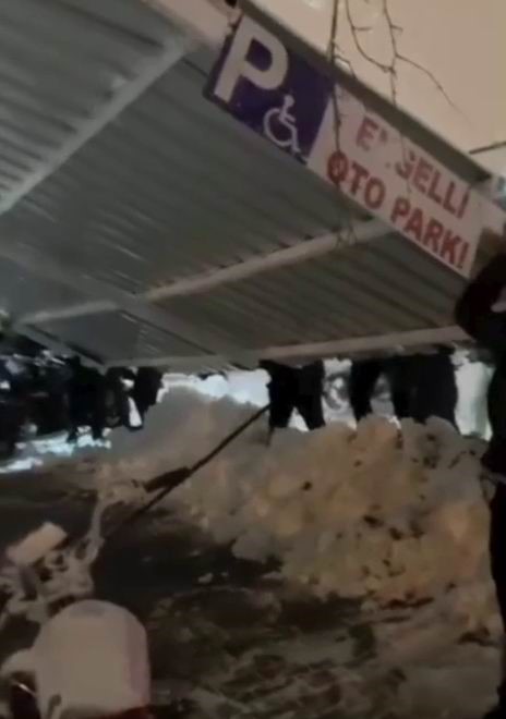 dicle universitesindeki yurdun otopark catisi coktu 1 HfTbKl99