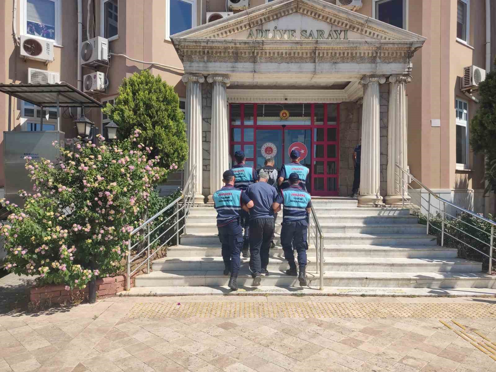 Didim’de 16 düzensiz göçmen yakalandı, 2 organizatör tutuklandı 4 didimde 16 duzensiz gocmen yakalandi 2 organizator tutuklandi 0 a1sW48Od