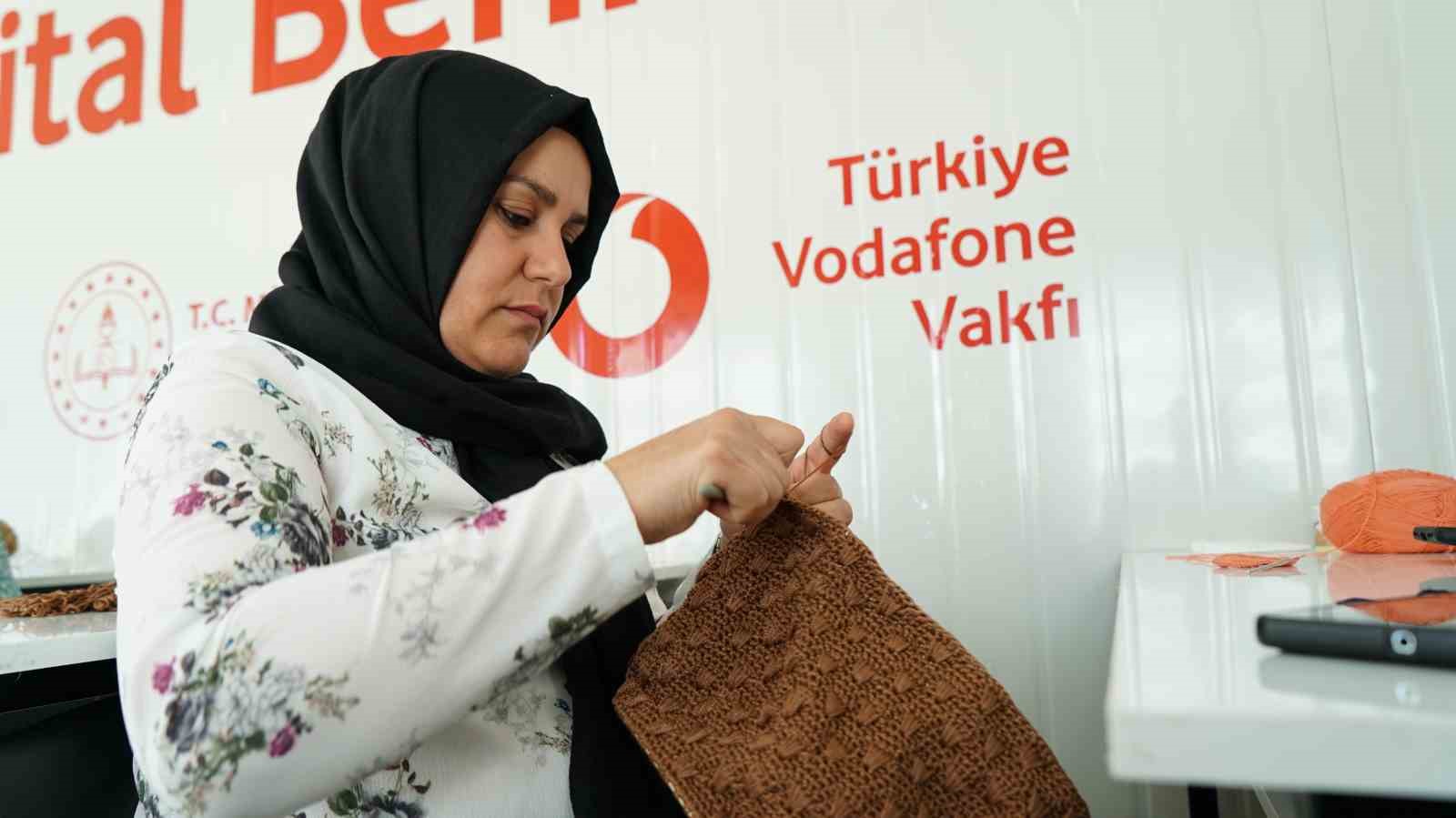 dijital benim isim projesiyle 61 binden fazla kadin kursiyere ulasildi 0 1c2LNqLk
