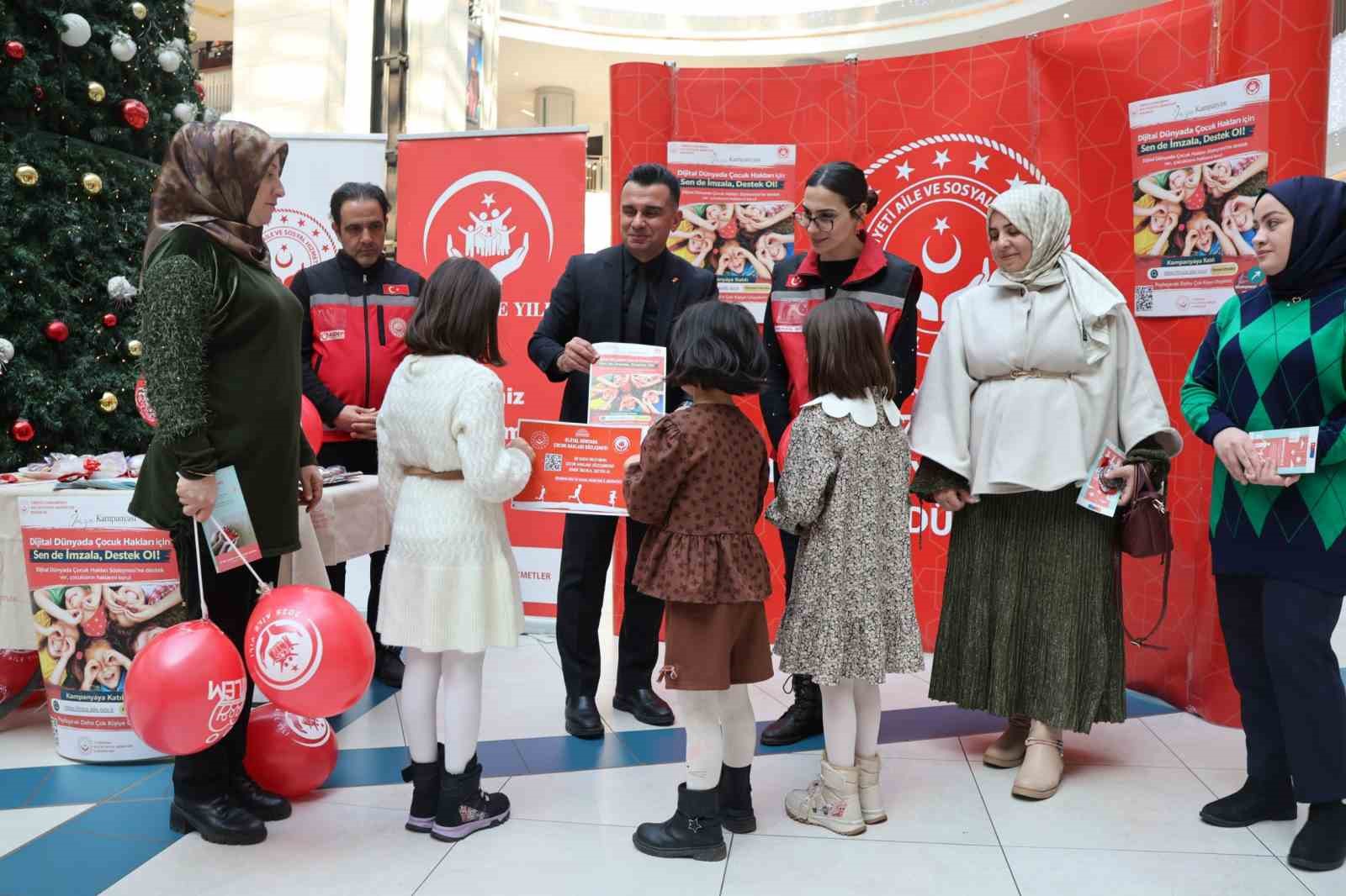 Dijital dünyada çocuk haklarına destek için Erzurum’da imza kampanyası 9 dijital dunyada cocuk haklarina destek icin erzurumda imza kampanyasi 5 efmY9Waf