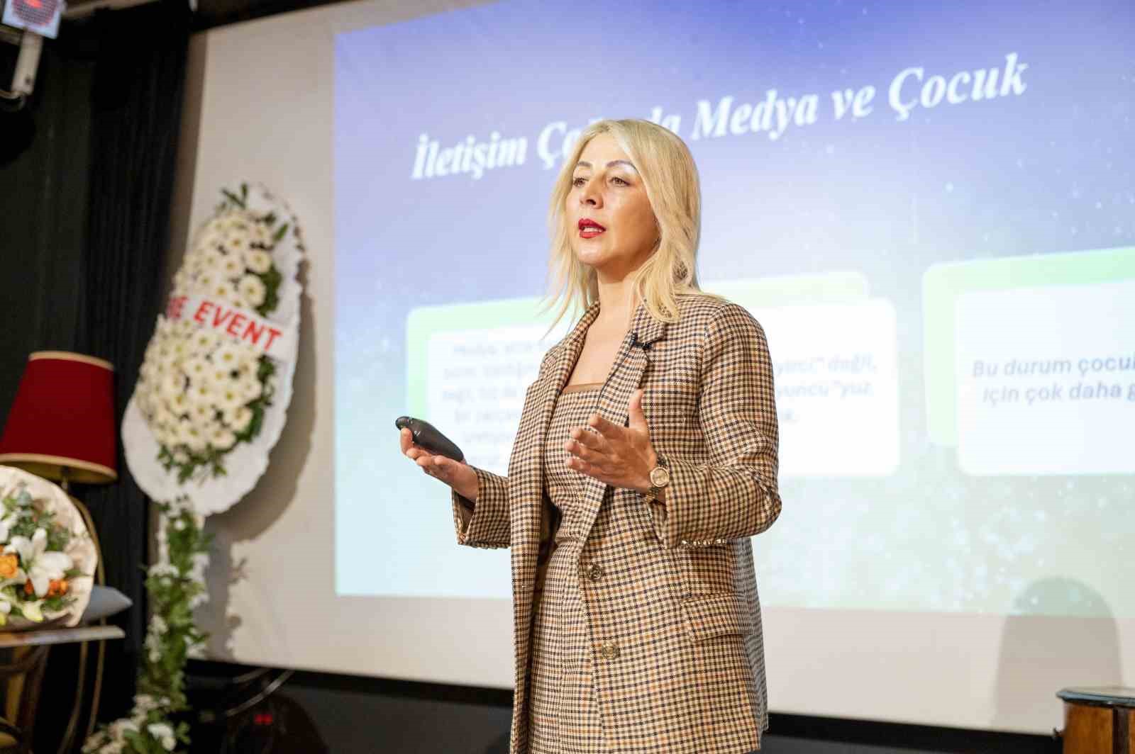dijital dunyayi cocuklar anliyor yetiskinler yaniliyor 0 T5keYP8M