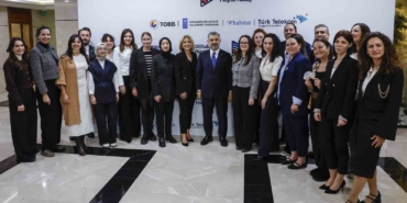 dijitalde-hayat-kolay-projesi-kapsaminda-50-bin-kadina-ulasildi-uVj6Xmlv.jpg