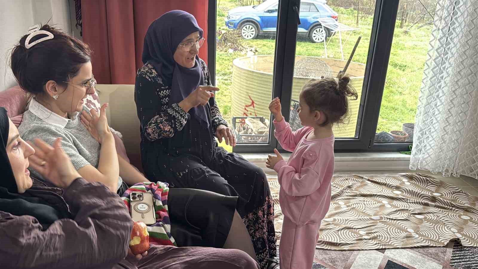 diller sustu sevgi konustu bu bayram herkesi duygulandirdi 0 QjSCLtp2