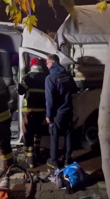 dilovasinda tir ile isci minibusu carpisti 9 yarali 1 XFWRD6w4
