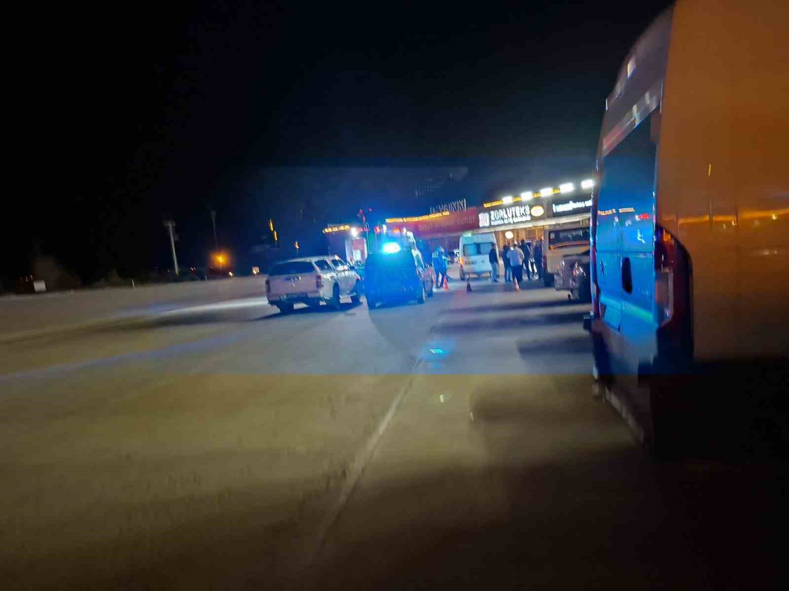 dinlenme tesisinde 5 gundur park halinde olan otomobilden ceset cikti 2 lNbpALMm