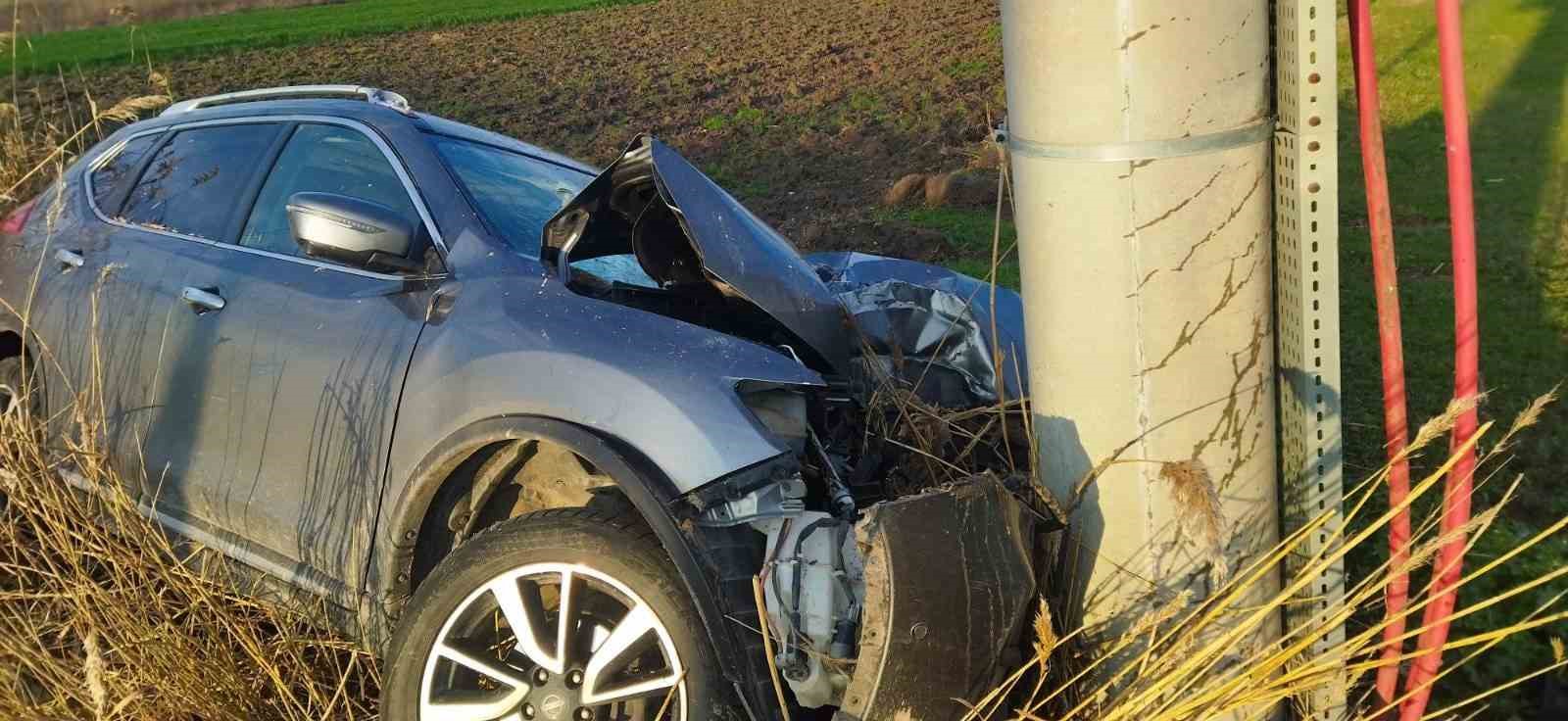 direge carpan otomobil surucusu yaralandi 0 fdl6fVyW