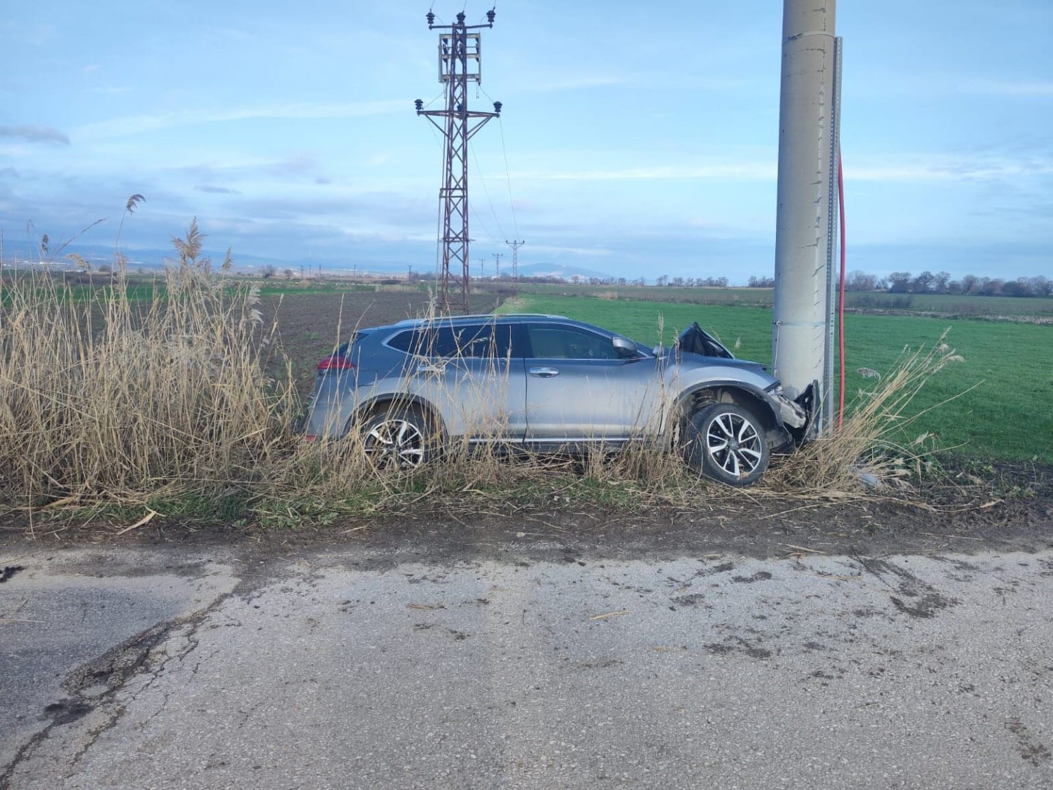 direge carpan otomobil surucusu yaralandi 2 Nw8J3ftD