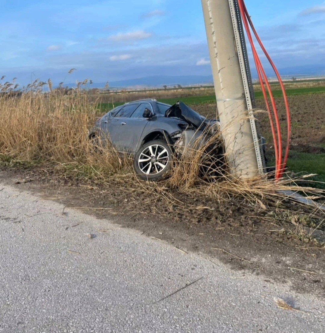 direge carpan otomobil surucusu yaralandi 3 kapVlEnZ