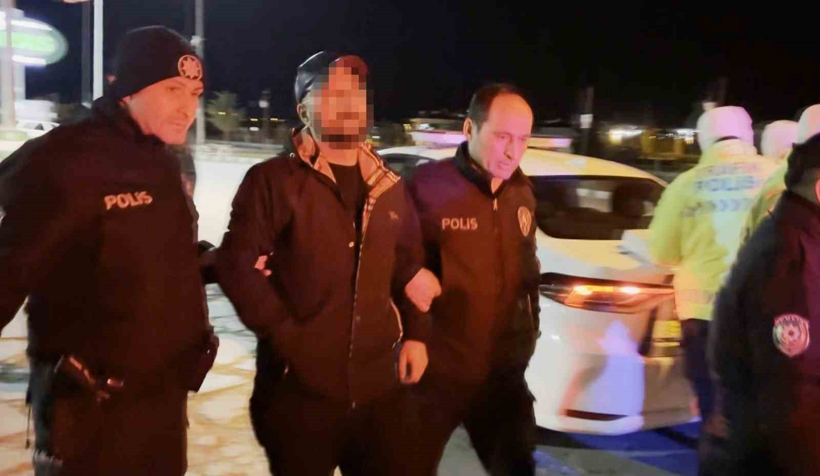 direksiyon basinda alkollu yakalandi polise problemli olan sizsiniz dedi 12