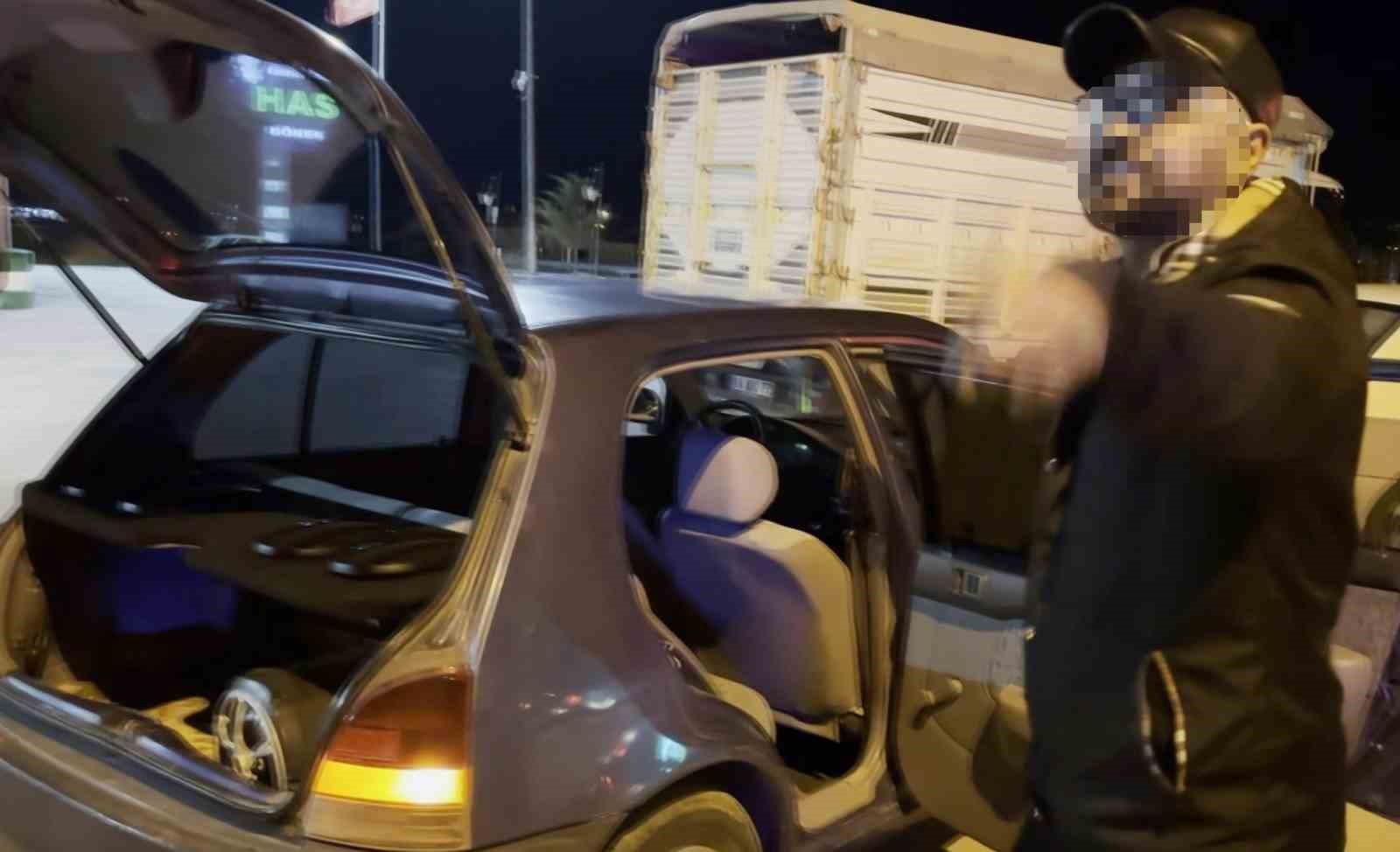 direksiyon basinda alkollu yakalandi polise problemli olan sizsiniz dedi 2 MLZVHTjL