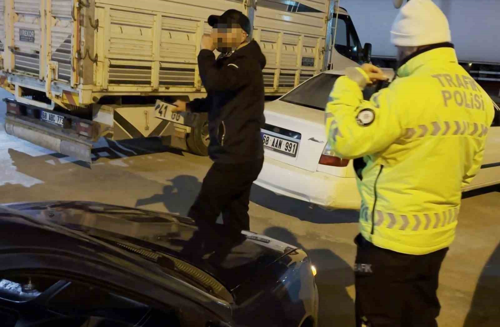 direksiyon basinda alkollu yakalandi polise problemli olan sizsiniz dedi 6