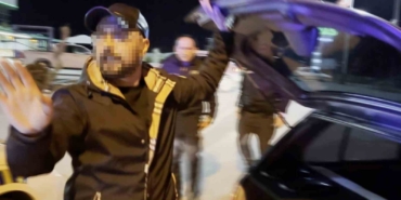 direksiyon-basinda-alkollu-yakalandi-polise-problemli-olan-sizsiniz-dedi-gKJW1vf2.jpg