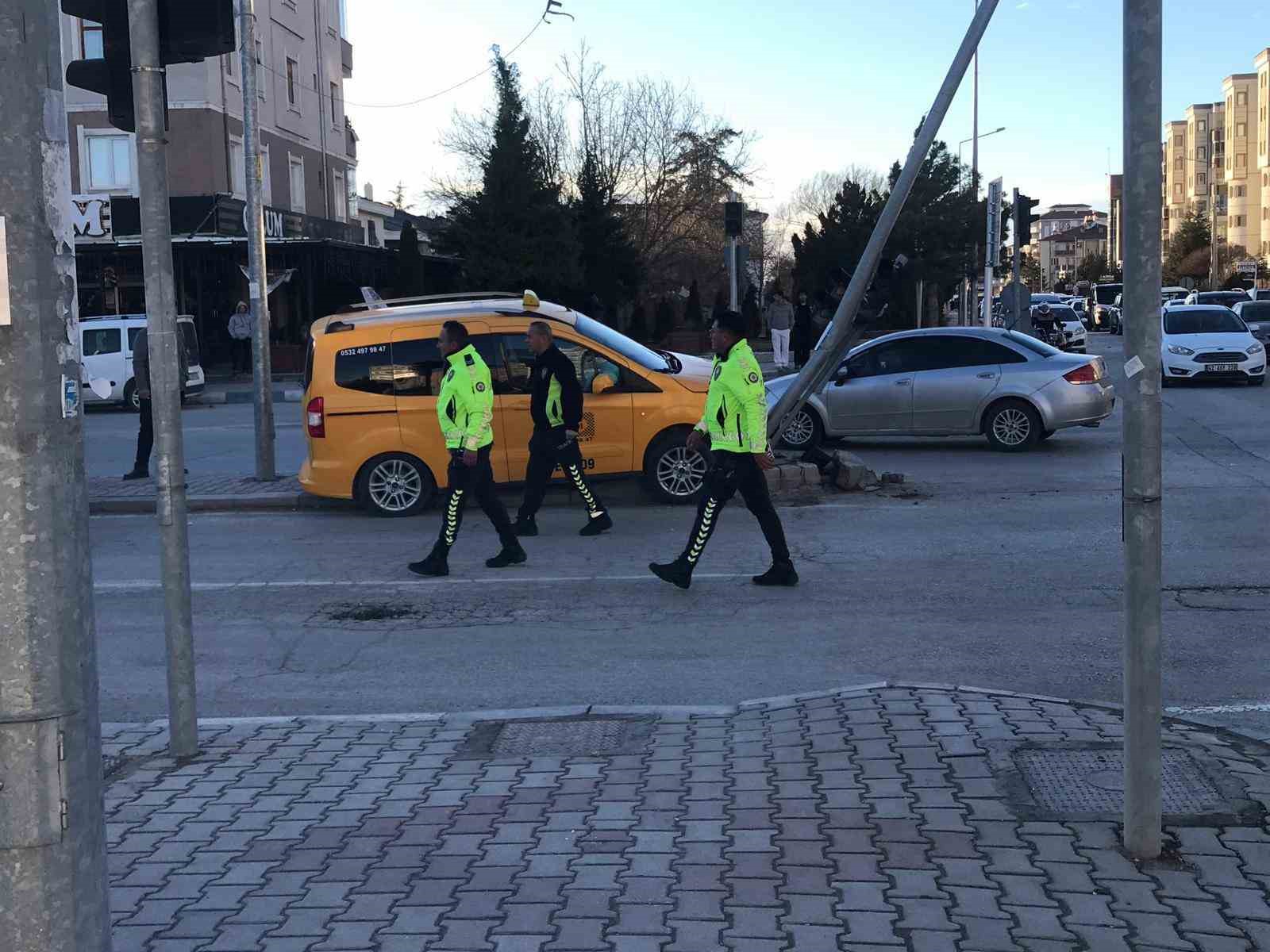 Direksiyon başında kalp krizi geçiren taksi şoförü hayatını kaybetti 4 direksiyon basinda kalp krizi geciren taksi soforu hayatini kaybetti 0 n5ClwELQ