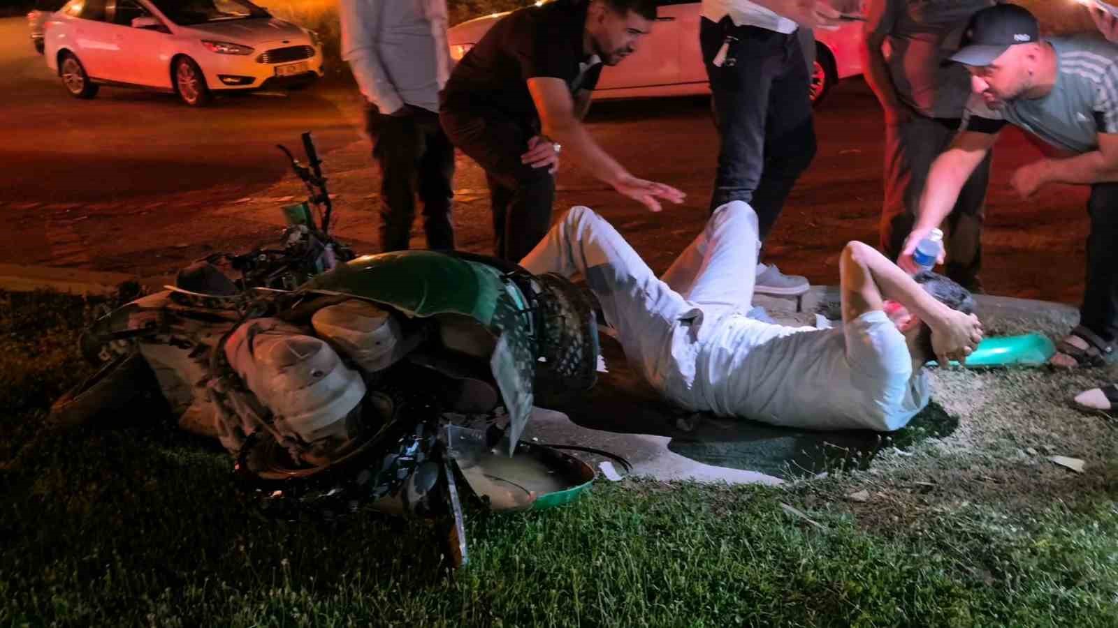 Direksiyon hakimiyetini kaybeden motosiklet sürücüsü ağır yaralandı 4 direksiyon hakimiyetini kaybeden motosiklet surucusu agir yaralandi 0 vMt3aslW