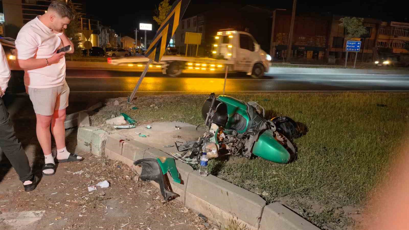 Direksiyon hakimiyetini kaybeden motosiklet sürücüsü ağır yaralandı 5 direksiyon hakimiyetini kaybeden motosiklet surucusu agir yaralandi 1 pIzpauGw