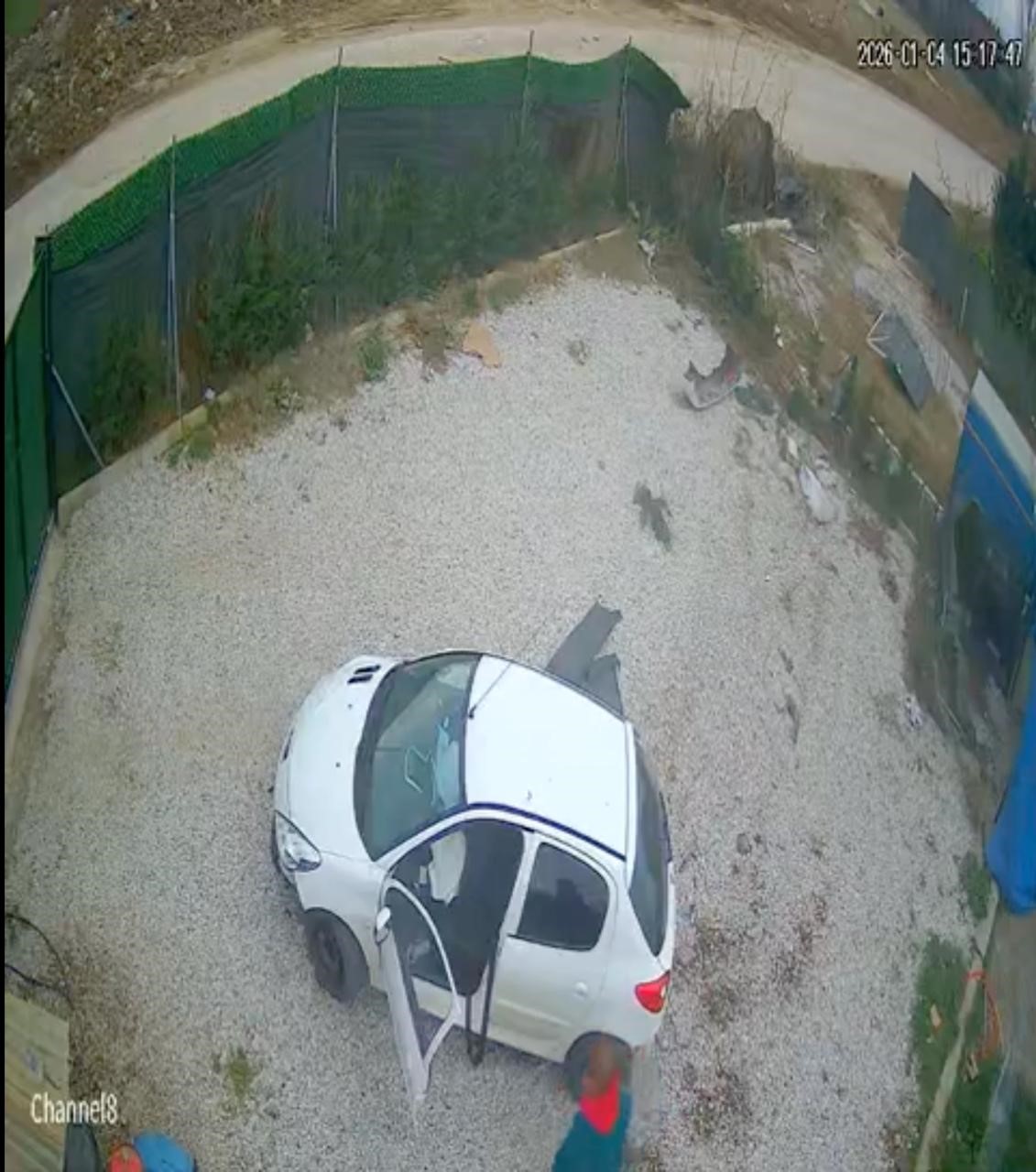 direksiyon hakimiyetini kaybeden surucu olumden boyle dondu 2 14vNlOvl