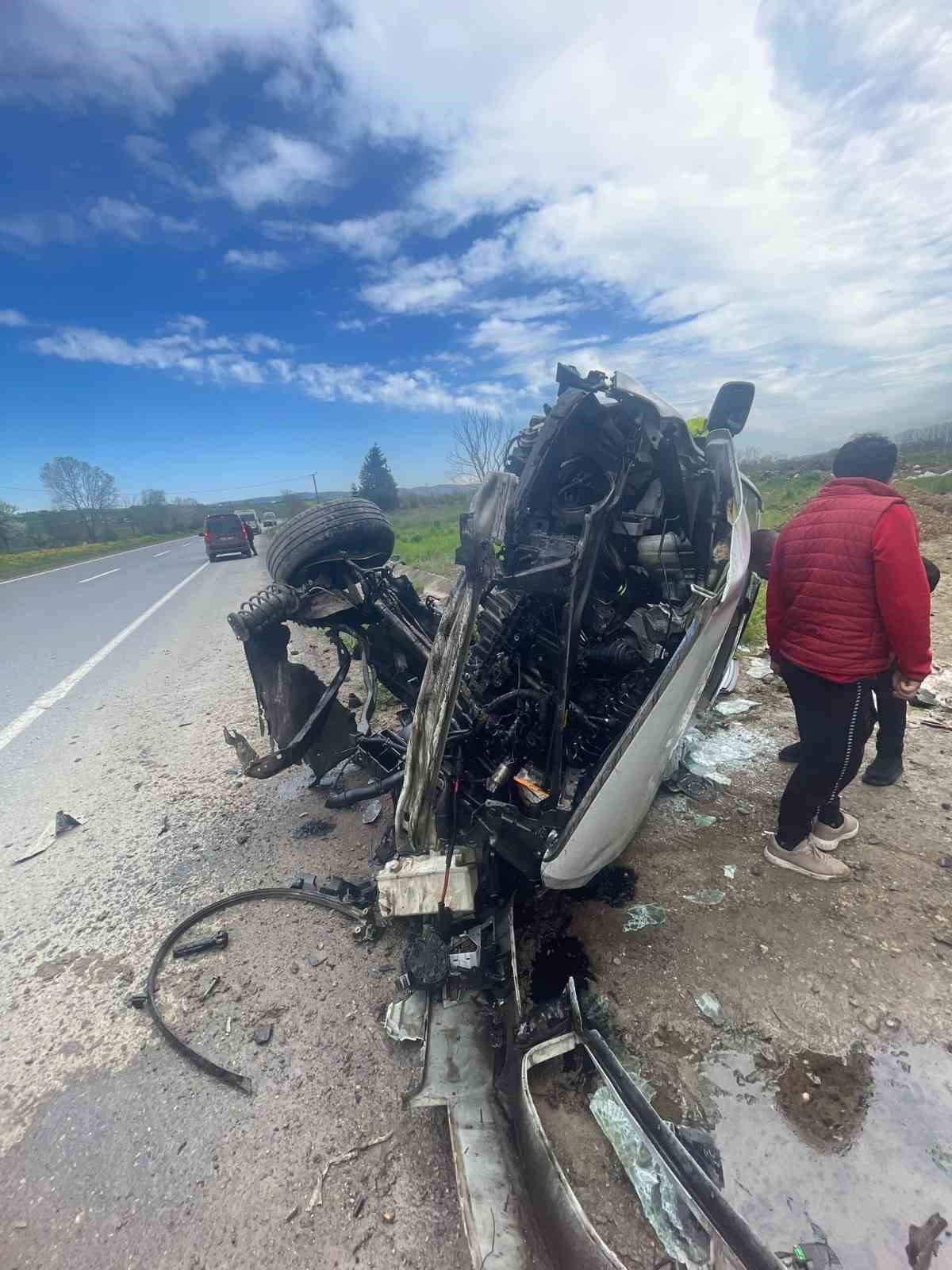 direksiyon hakimiyetini kaybetti yagmur suyu kanalina devrildi 1 yarali 1 iKrcPHRw
