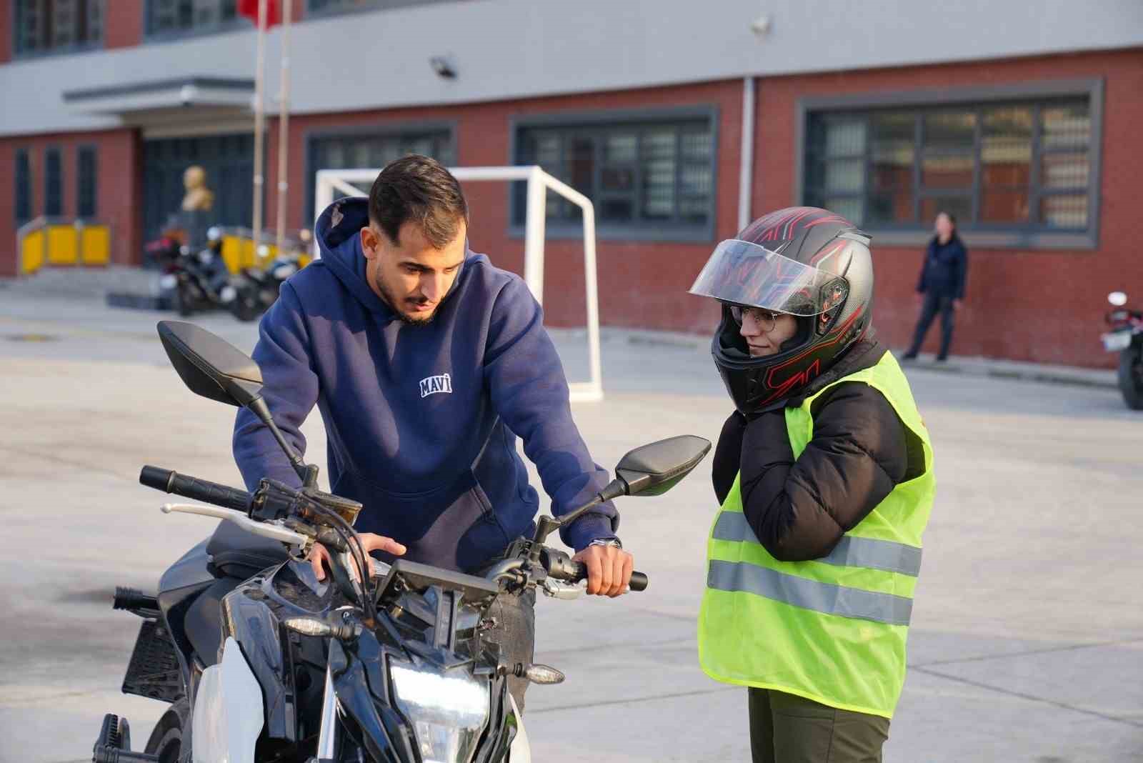 direksiyon sende motorsiklet egitimleri basladi 1 3TCzVMYE