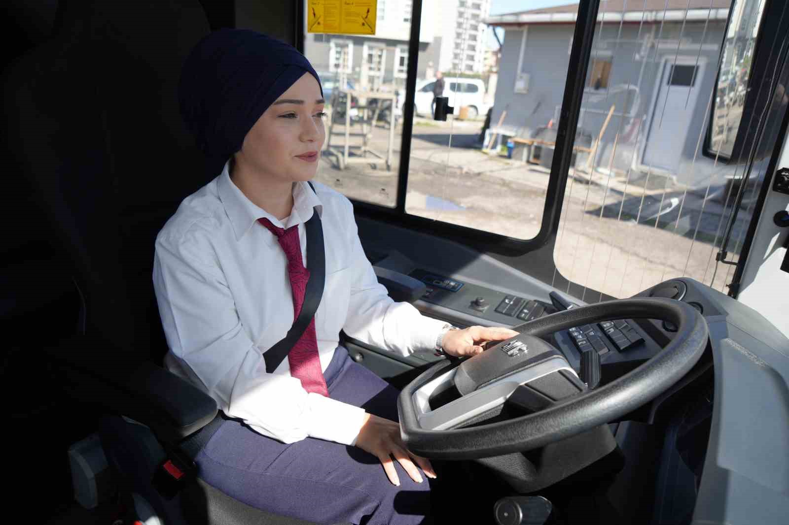 direksiyonda kadin gucu samsunda yolculari kadin soforler tasiyor 2 J8MVqBQI