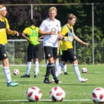 dirk-kuyt-11-yil-sonra-fenerbahceye-dondu-e83vQznV.jpg