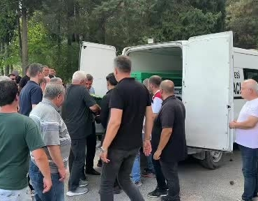 dis-tedavisi-icin-gittigi-hastanede-hayatini-kaybeden-8-yasindaki-kiz-son-yolculuguna-ugurlandi-Bxt7rHcm.jpg