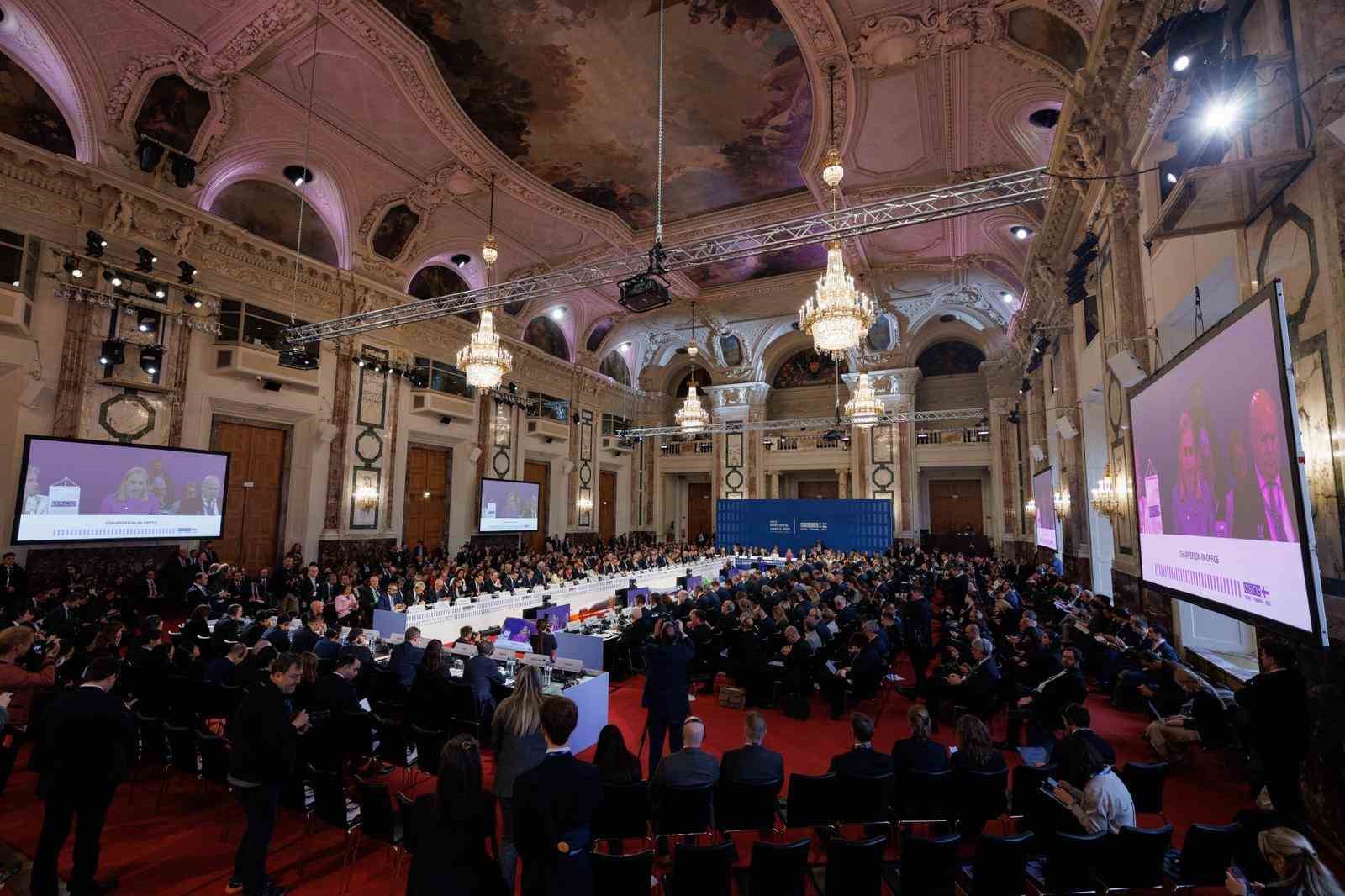 disisleri bakani fidan agit 32 bakanlar konseyi toplantisina katildi 12 plCiMfGy
