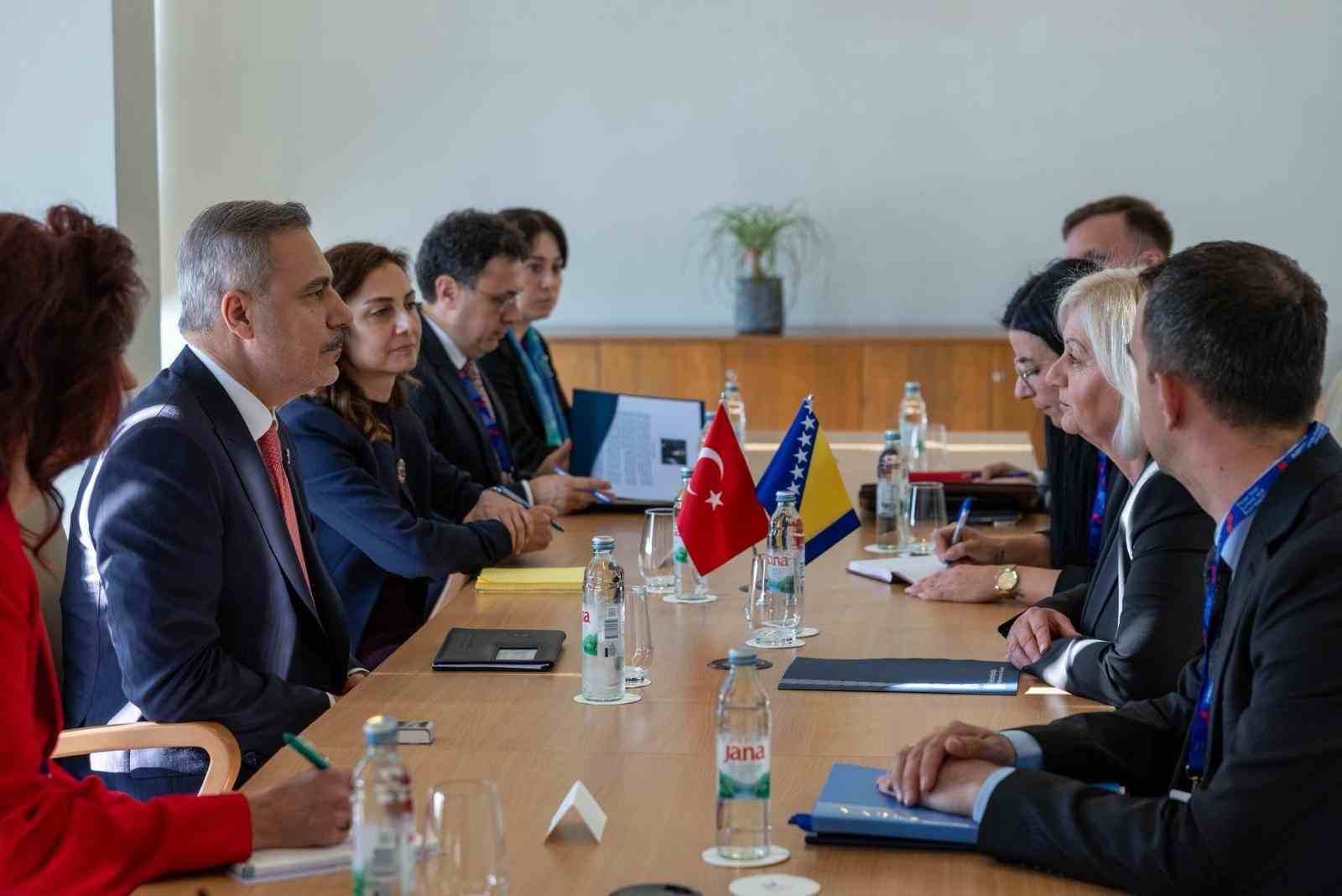 disisleri bakani fidan bosna hersek bakanlar konseyi baskani kristo ile bir araya geldi 1 NeLjtYry