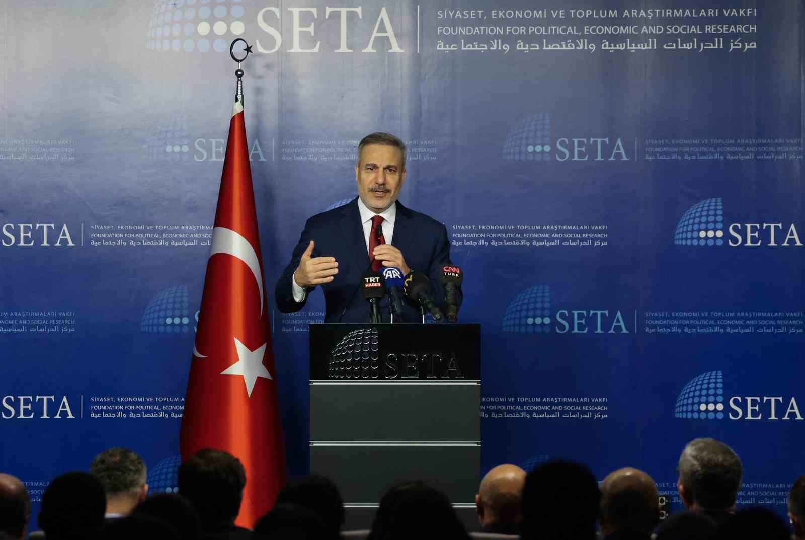 Dışişleri Bakanı Fidan: "Elinizdeki silahlı unsurlar Suriye yönetiminin emrine girmek zorundadır" 5 disisleri bakani fidan elinizdeki silahli unsurlar suriye yonetiminin emrine girmek zorundadir 1 HgjjlkBR