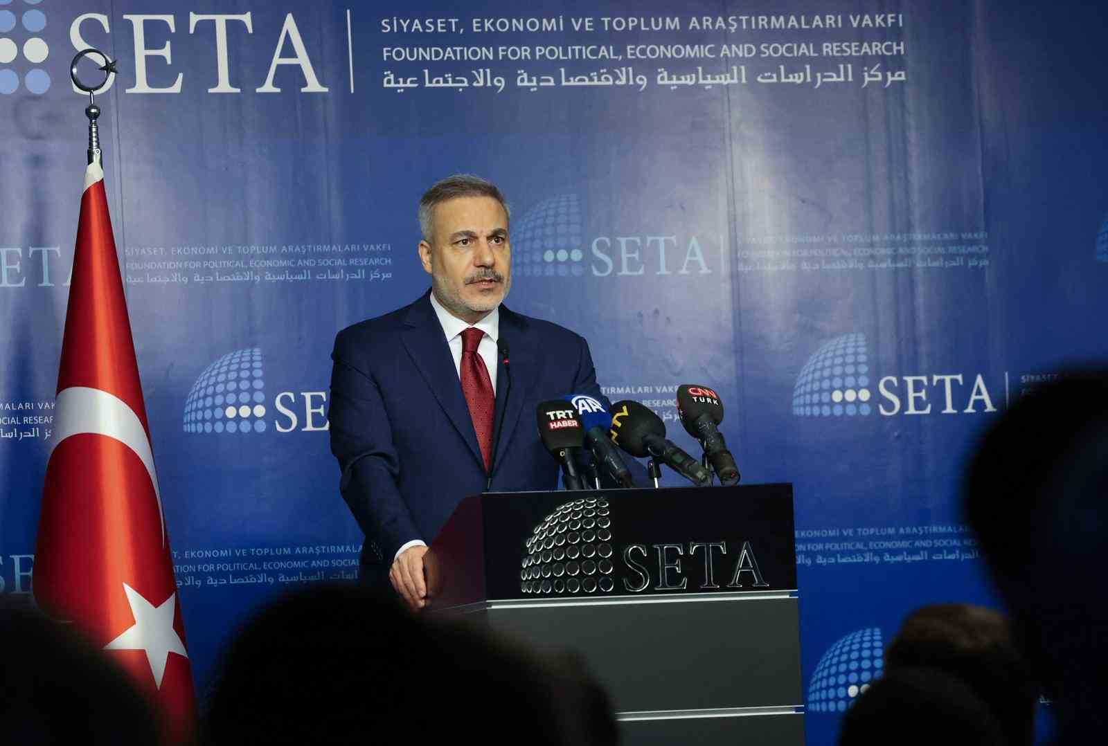 Dışişleri Bakanı Fidan: "Elinizdeki silahlı unsurlar Suriye yönetiminin emrine girmek zorundadır" 6 disisleri bakani fidan elinizdeki silahli unsurlar suriye yonetiminin emrine girmek zorundadir 2 wJOYyNpW