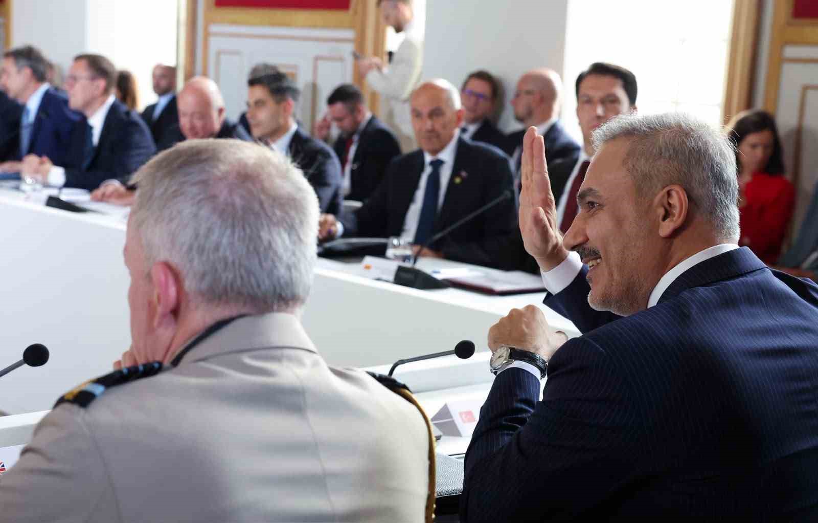 disisleri bakani fidan fransada 4 VmGOqyic
