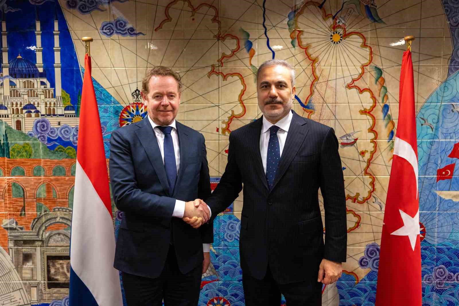 disisleri bakani fidan hollandali mevkidasi david van weel ile gorustu 0 cHw9waE8