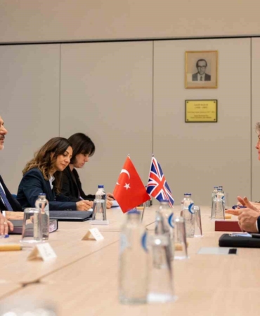 disisleri-bakani-fidan-ingiliz-mevkidasi-cooper-ile-gorustu-YKEX3uyj.jpg