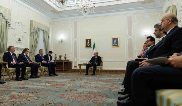 disisleri-bakani-fidan-iran-cumhurbaskani-pezeskiyan-ile-gorustu-Ntfnx6On.jpg