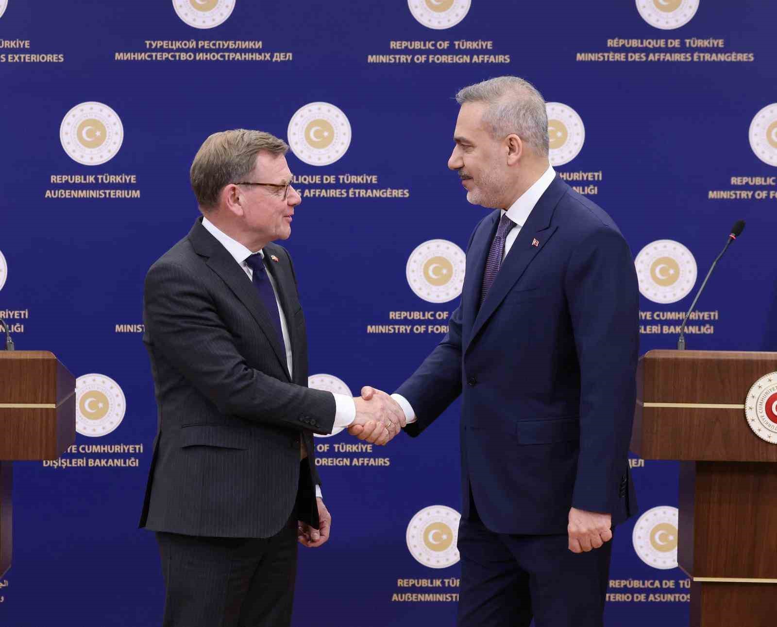 Dışişleri Bakanı Fidan: "İran’da iç savaş planlarına sonuna kadar karşıyız" 4 disisleri bakani fidan iranda ic savas planlarina sonuna kadar karsiyiz 0 rfyetQ3S