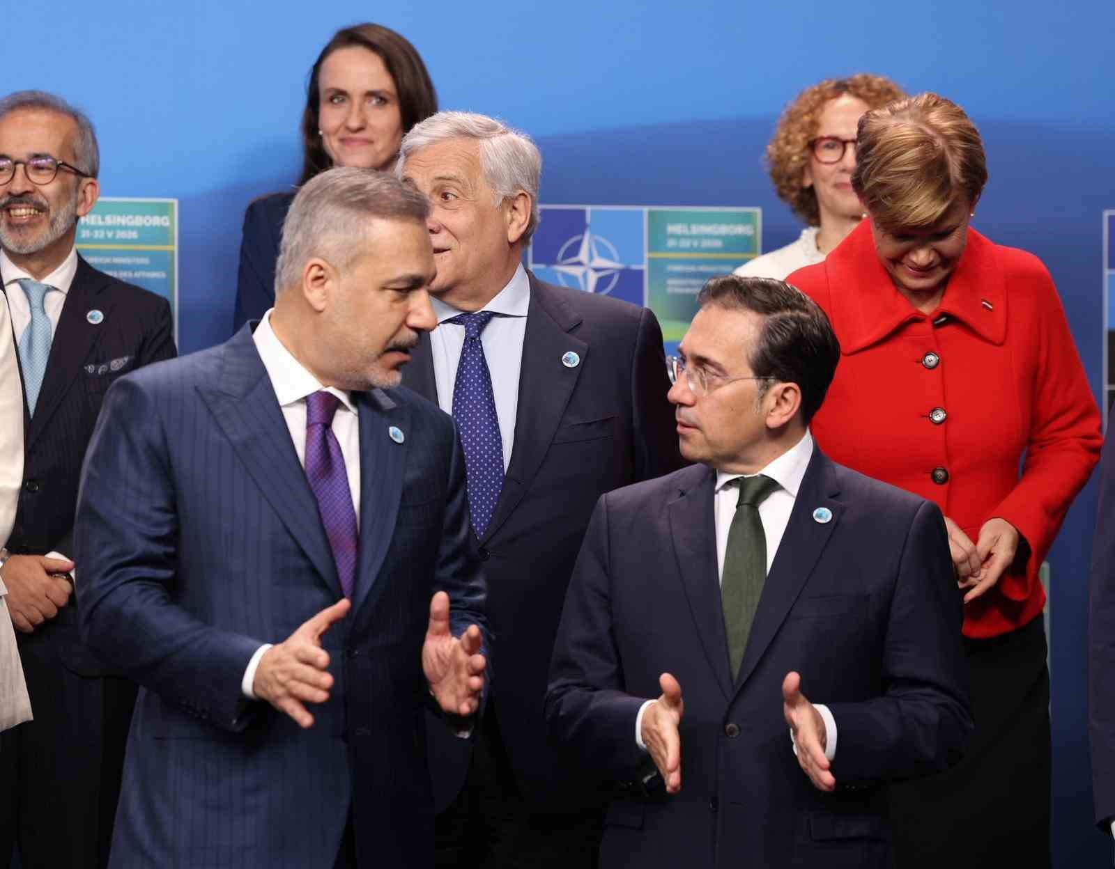 Dışişleri Bakanı Fidan, İsveç’te NATO Dışişleri Bakanları aile fotoğrafına katıldı 7 disisleri bakani fidan isvecte nato disisleri bakanlari aile fotografina katildi 3 LbnNajdR