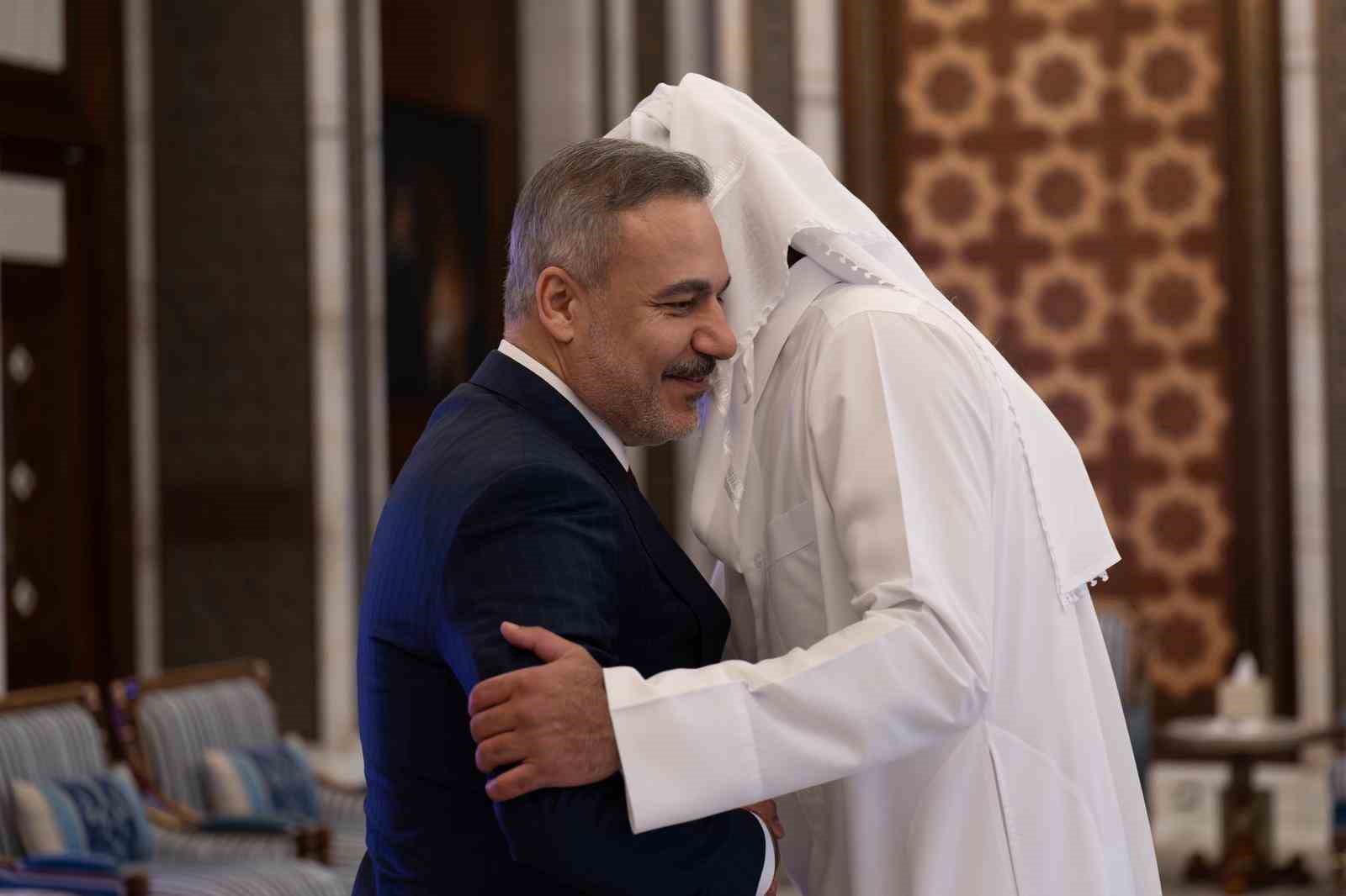 disisleri bakani fidan katar emiri al thani ile bir araya geldi 4 kmuZtfD2