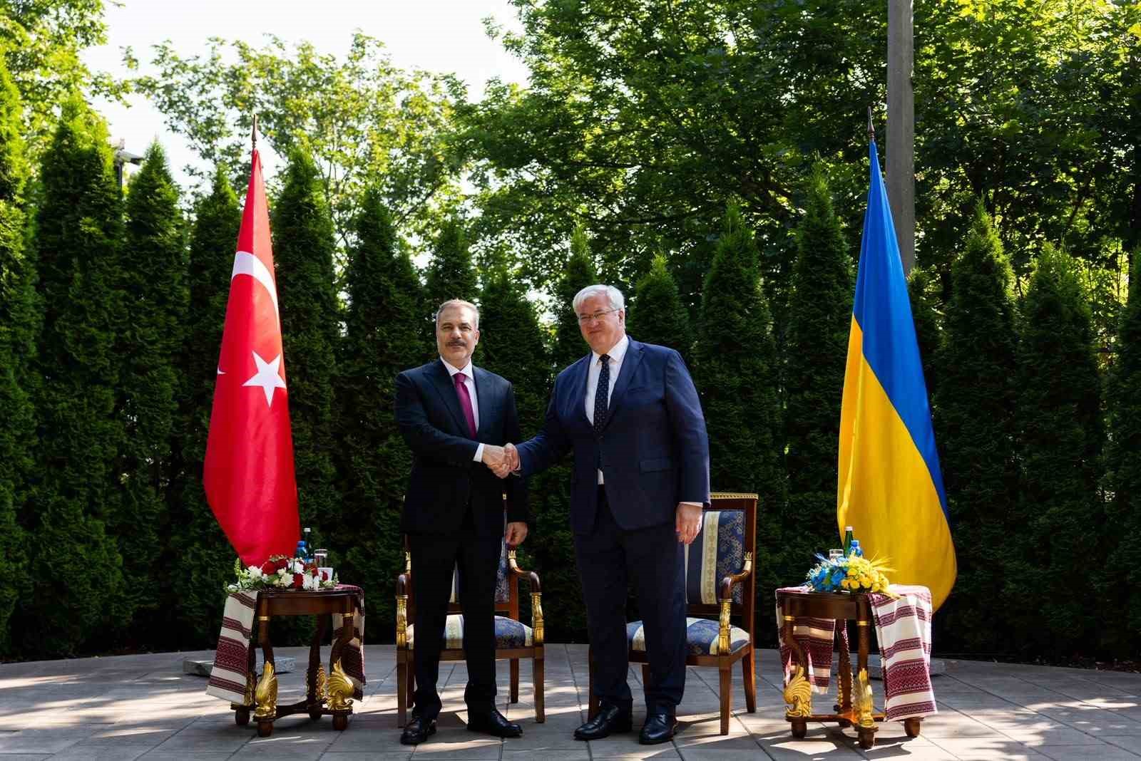 Dışişleri Bakanı Fidan Kiev’de Ukraynalı mevkidaşı Sibiha ile görüştü 5 disisleri bakani fidan kievde ukraynali mevkidasi sibiha ile gorustu 1 eZ9kHGOF