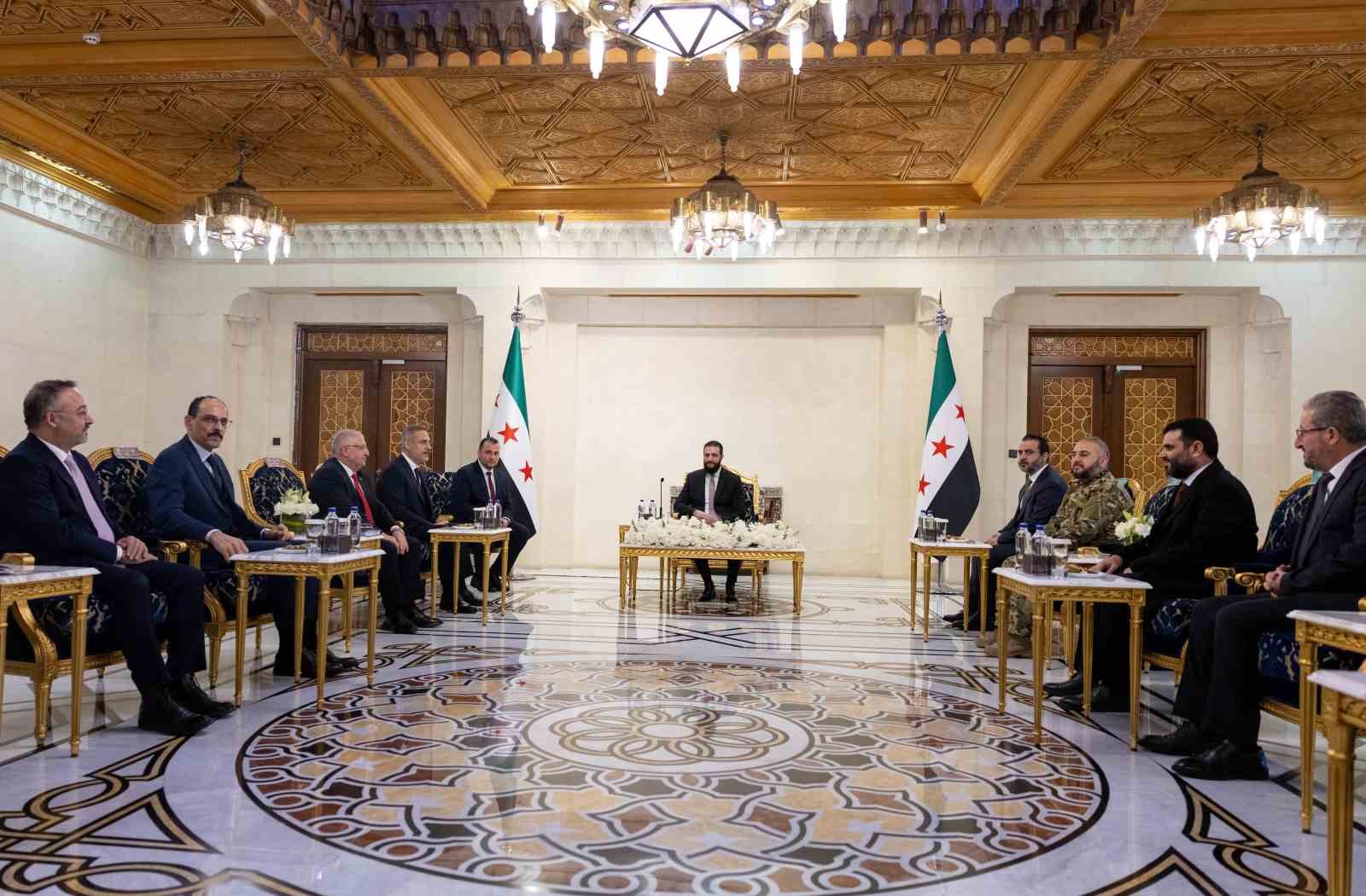 disisleri bakani fidan milli savunma bakani guler ve mit baskani kalin suriye devlet baskani f9XaSIuK