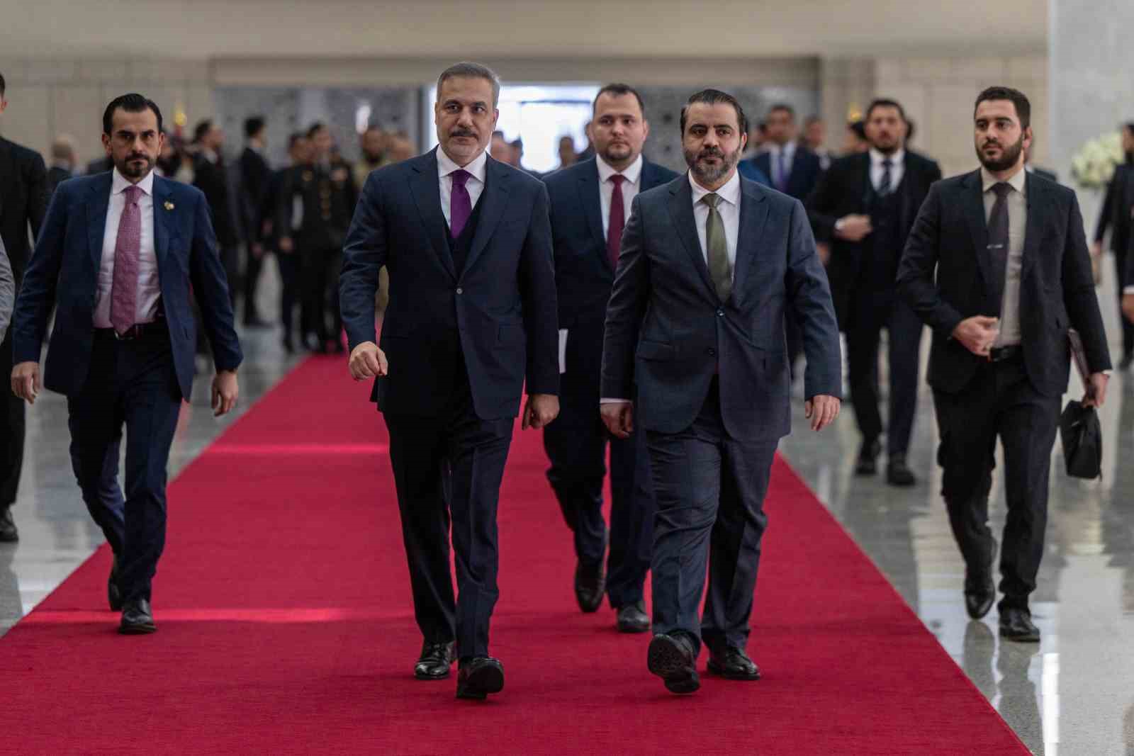 disisleri bakani fidan milli savunma bakani guler ve mit baskani kalin suriye devlet baskani