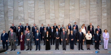 disisleri-bakani-fidan-nato-disisleri-bakanlari-ile-aile-fotografi-cektirdi-dWPrqjn5.jpg