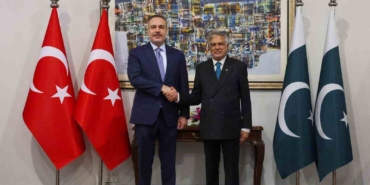 disisleri-bakani-fidan-pakistanli-mevkidasi-dar-ile-gorustu-cOcfab4p.jpg
