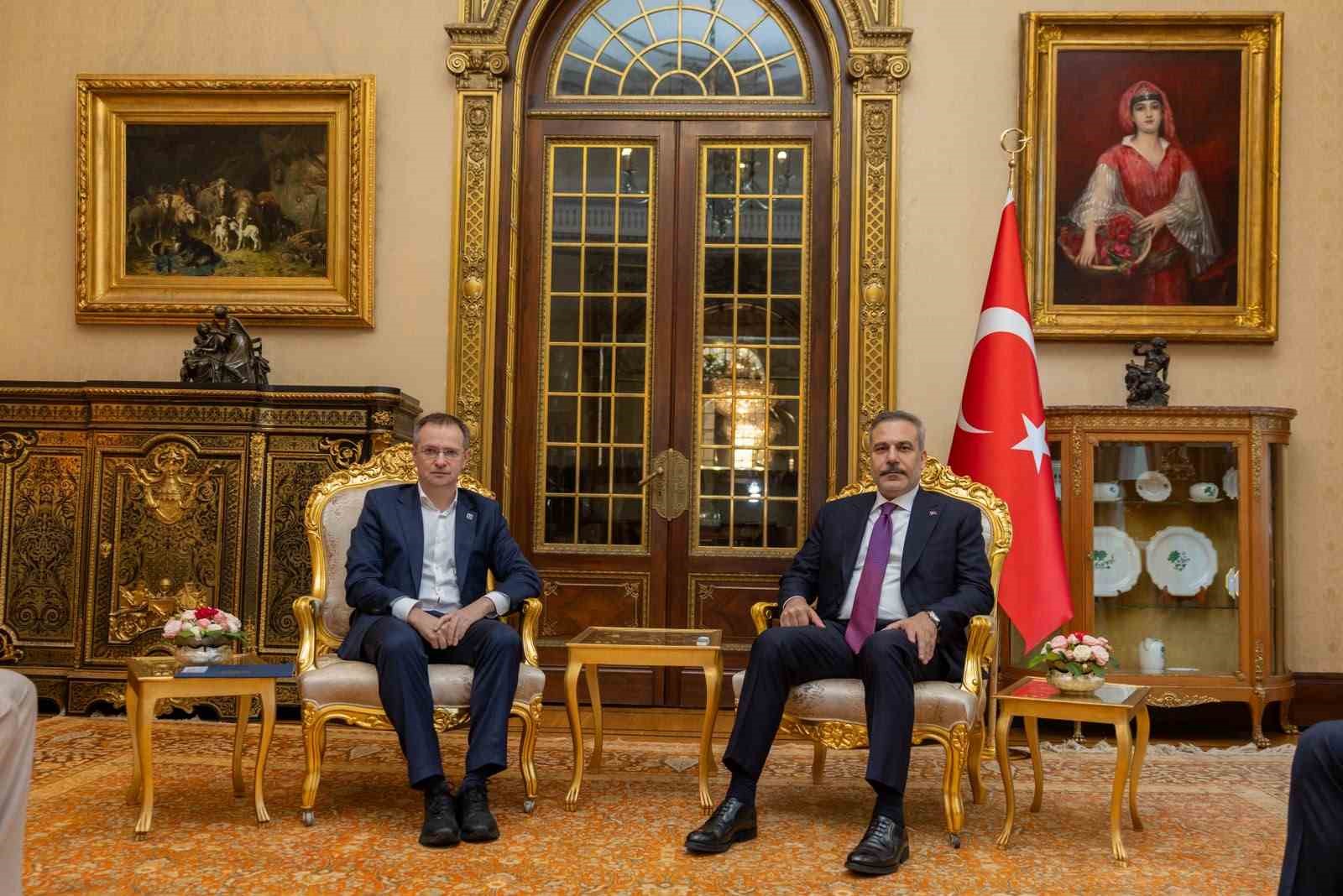 Dışişleri Bakanı Fidan, Putin’in Danışmanı Medinskiy ile bir araya geldi 5 disisleri bakani fidan putinin danismani medinskiy ile bir araya geldi 1