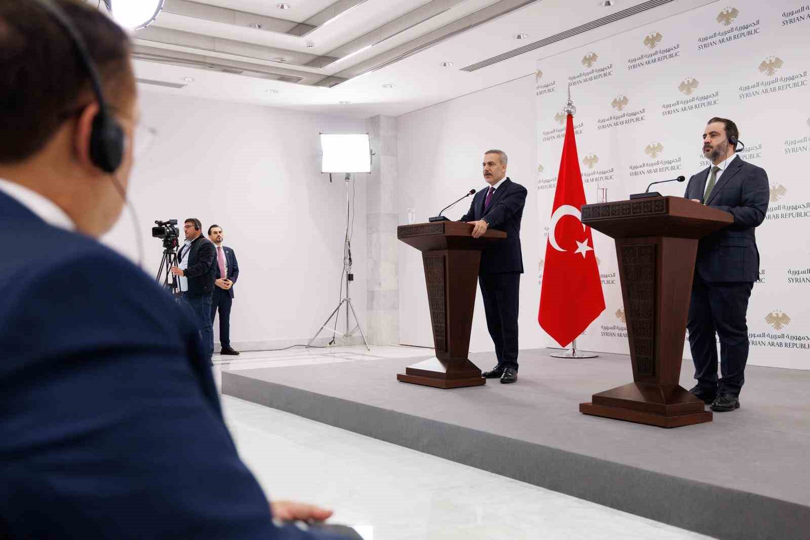 disisleri bakani fidan sdgnin suriye ordusuna entegrasyonu surecinde israil engeline isaret etti 1