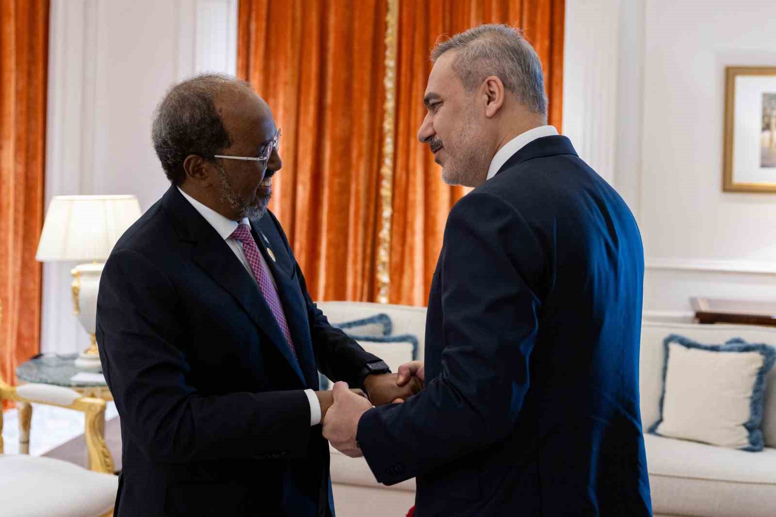 disisleri bakani fidan somali cumhurbaskani mahmud ile gorustu 1 v7J3kpdO