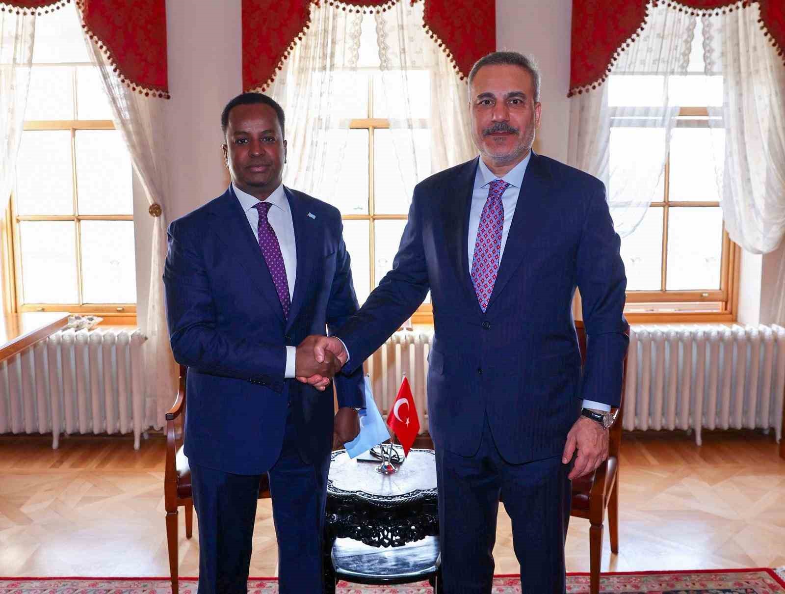 disisleri bakani fidan somalili mevkidasi ali ile gorustu 0