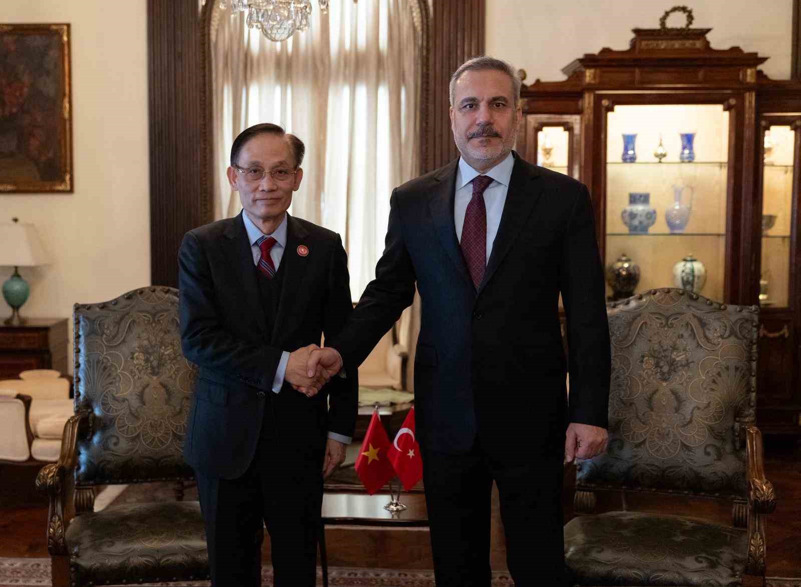 disisleri bakani fidan vietnamli mevkidasi le hoai trung ile bir araya geldi 1 9YAgfM1W
