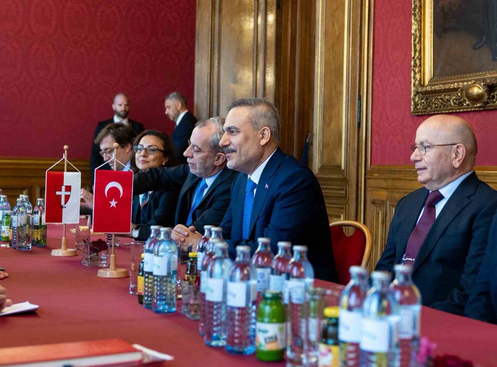 disisleri bakani fidan viyana eyalet basbakani ludwig ile bir araya geldi 1 JH9wbEXr