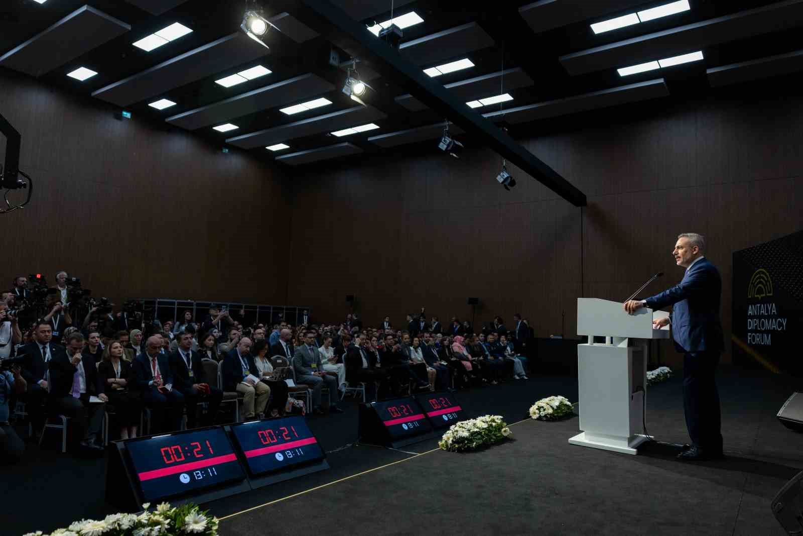 disisleri bakani hakan fidan biz israil gibi degiliz onlar gkry ile birlikte musluman ulkelere S4Lhs7f3