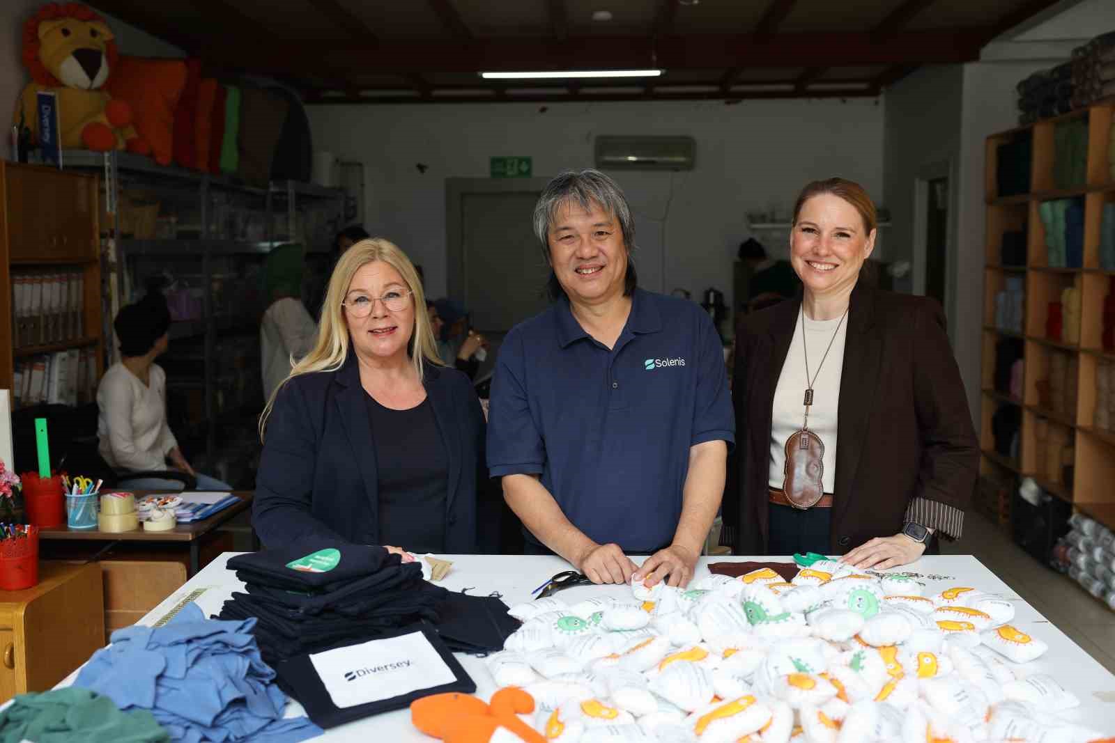 diversey linens for life programi ile hem kadinlar gucleniyor hem dongusel ekonomiye katki saglaniyor MiWuKy1t